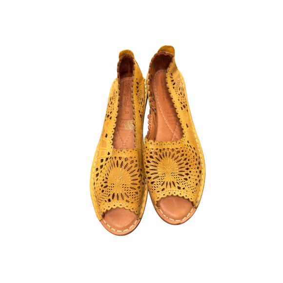 Spring Step Bormeda Slip-On Yellow Cutout Boho Bohemian Casual Size 8 1/2 - Picture 1 of 10